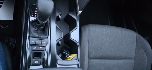 Used 2025 Toyota Camry LE image 23