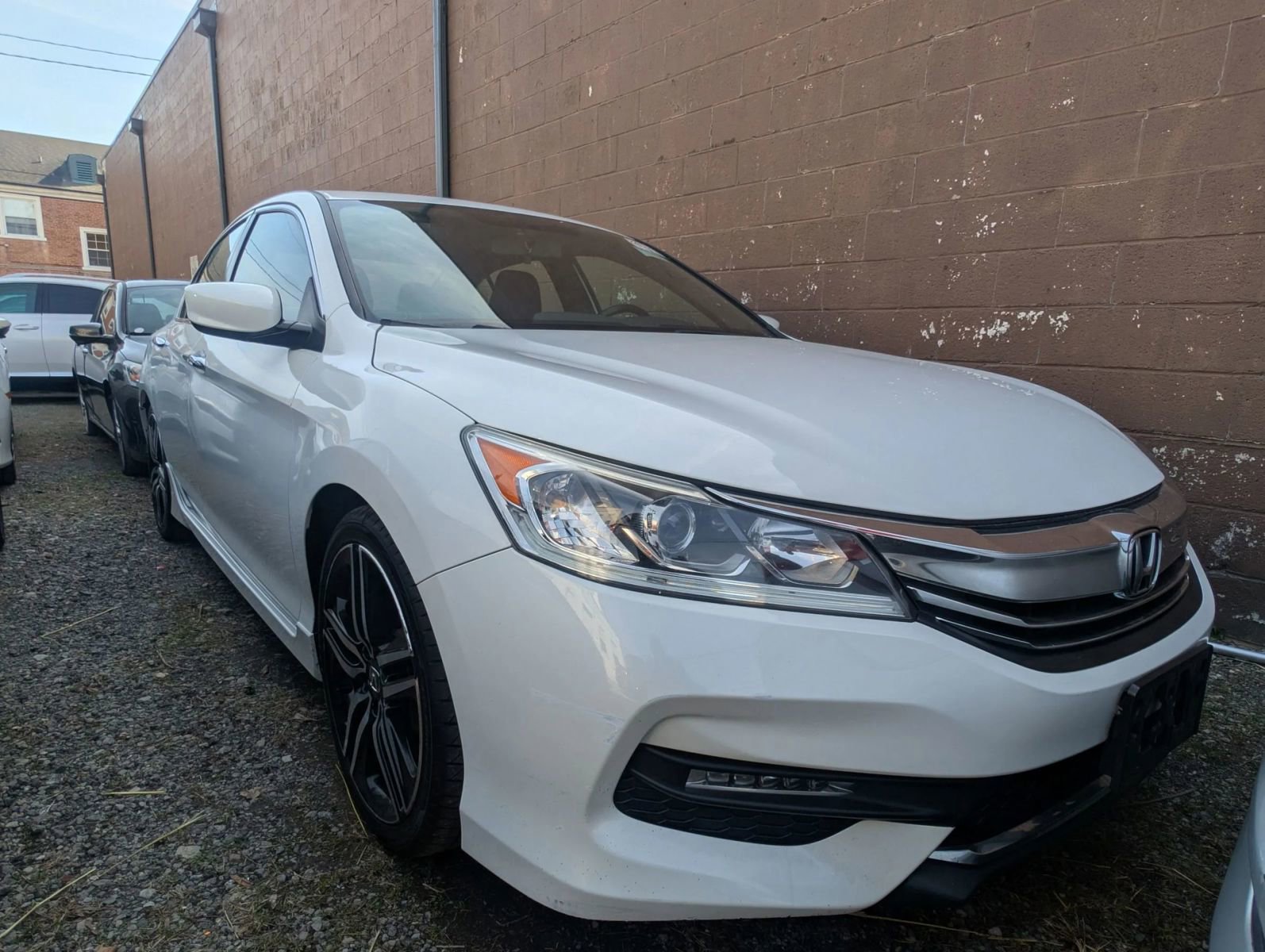 Used 2017 Honda Accord Sport image 12