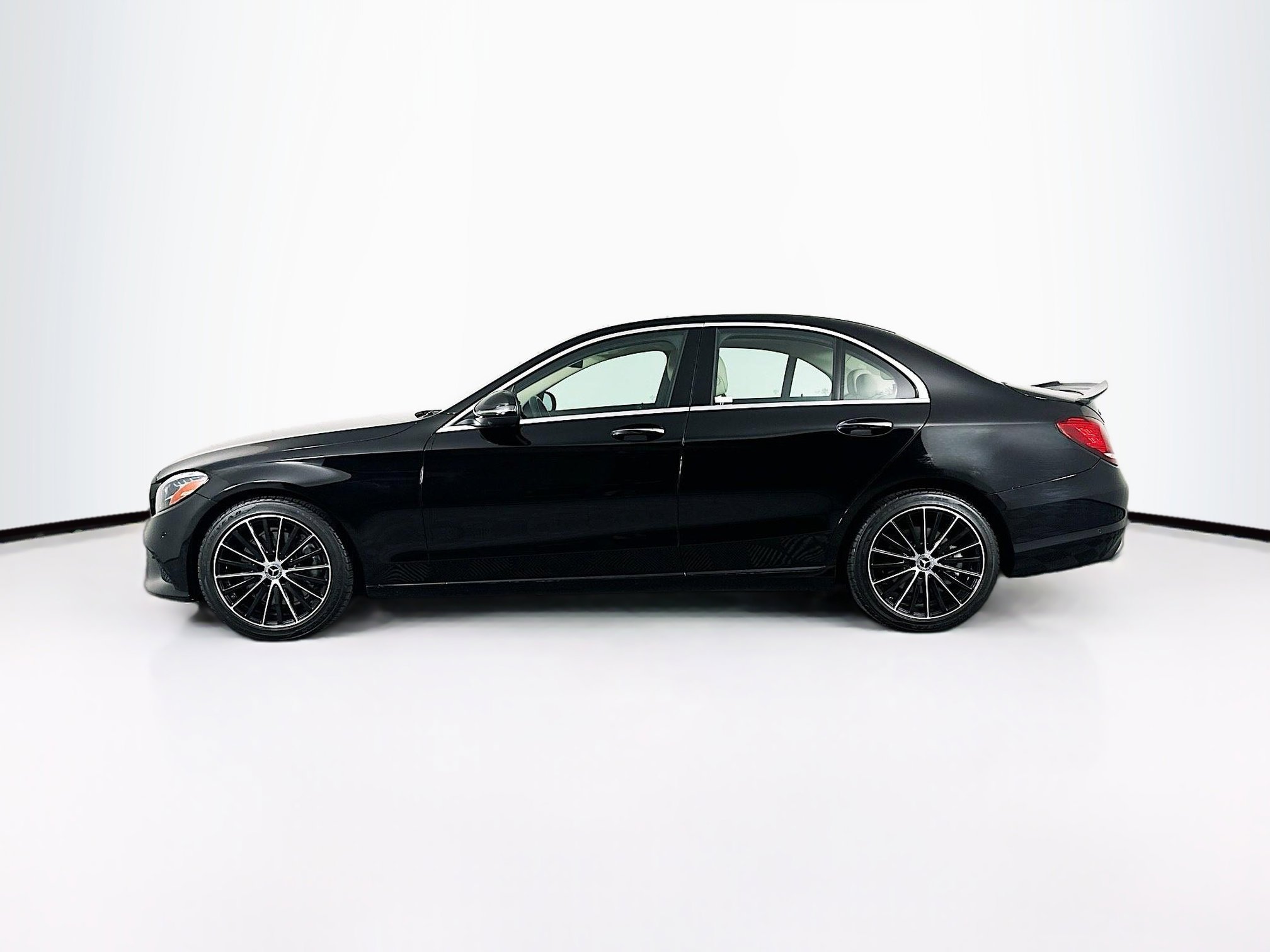 Used 2020 Mercedes-Benz C 300 Sedan image 4