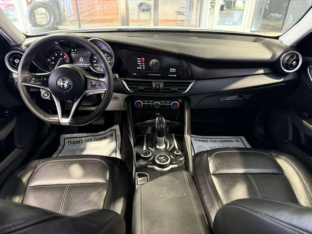 Used 2017 Alfa Romeo Giulia RWD image 27