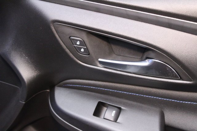 Used 2025 Buick Envista Sport Touring image 9