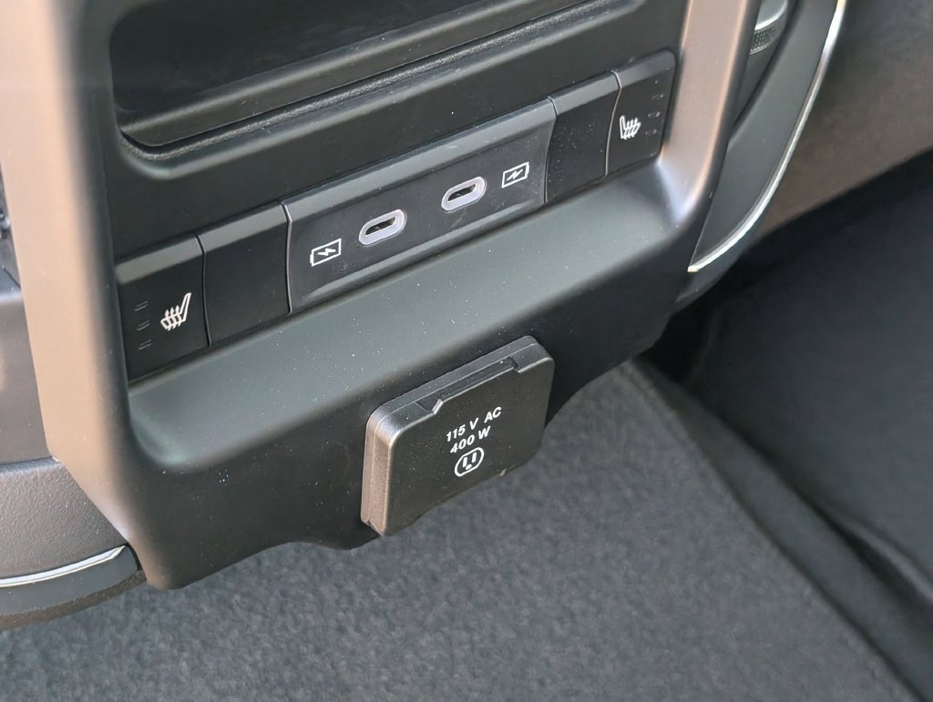 New 2026 RAM 2500 Laramie AWD/4WD image 24