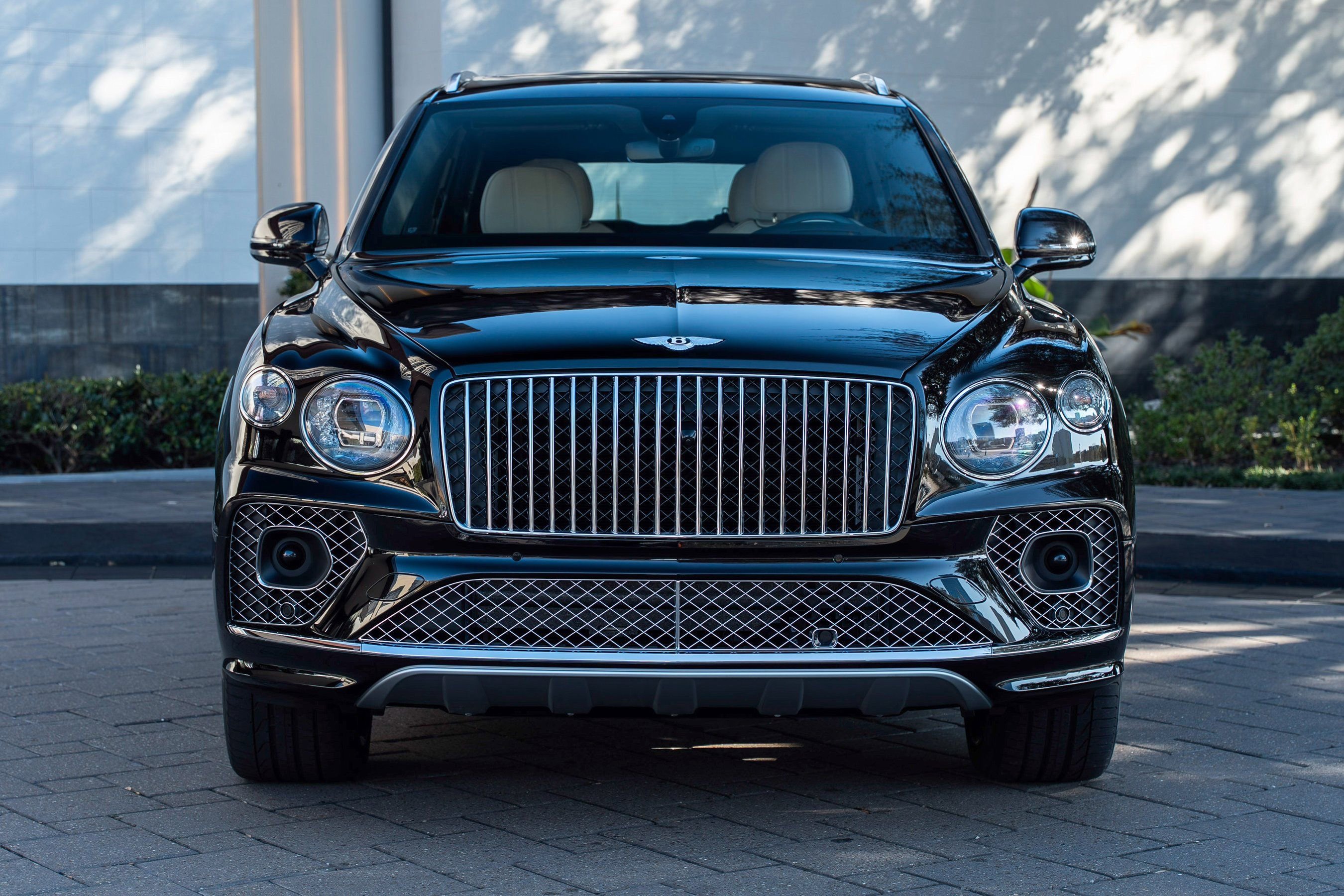 Used 2023 Bentley Bentayga Extended Wheelbase image 23