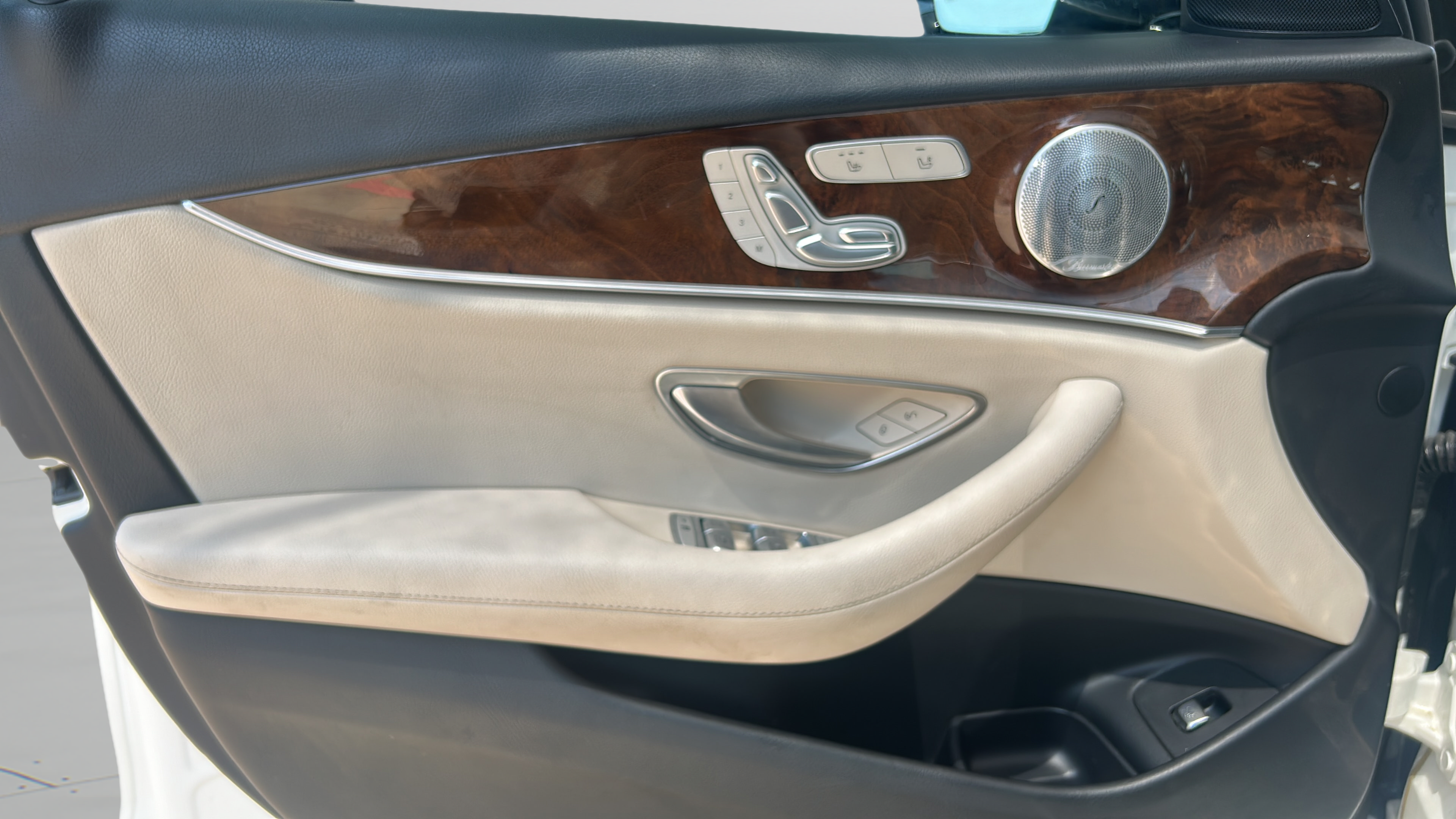 Used 2018 Mercedes-Benz E 300 image 11