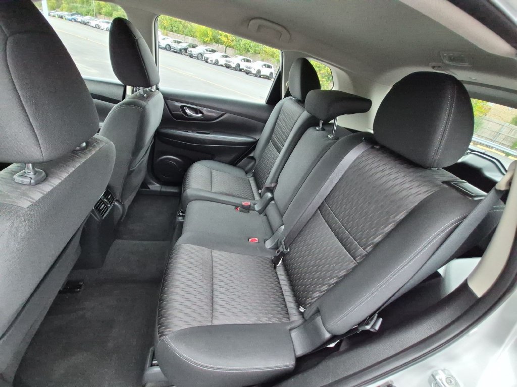 Used 2018 Nissan Rogue S AWD/4WD image 21
