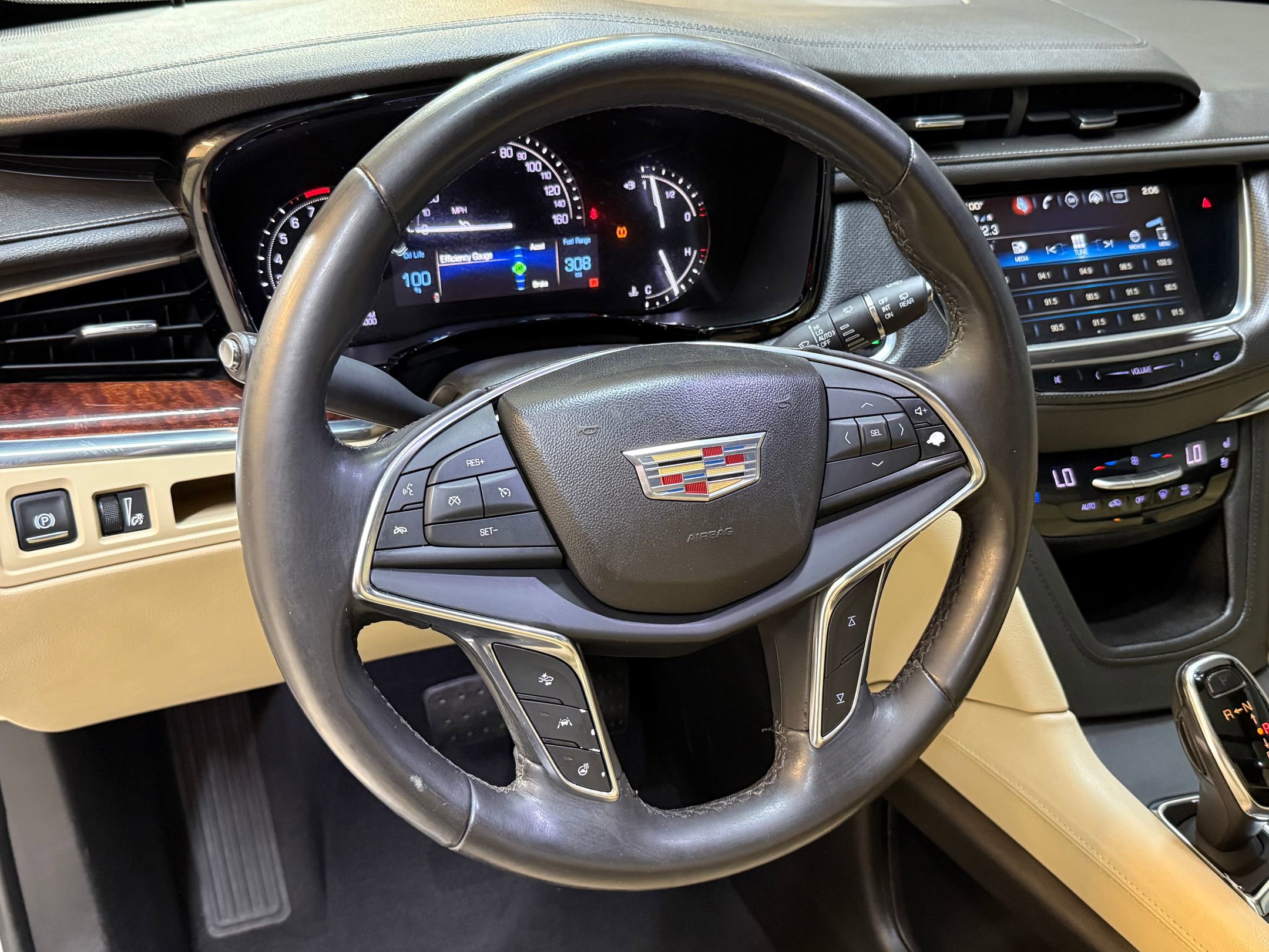 Used 2018 Cadillac XT5 Premium Luxury image 4