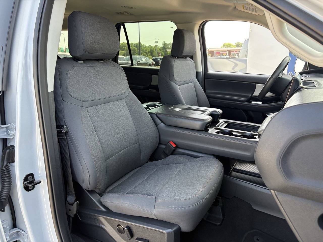 Used 2025 Ford Expedition Max Active RWD image 31