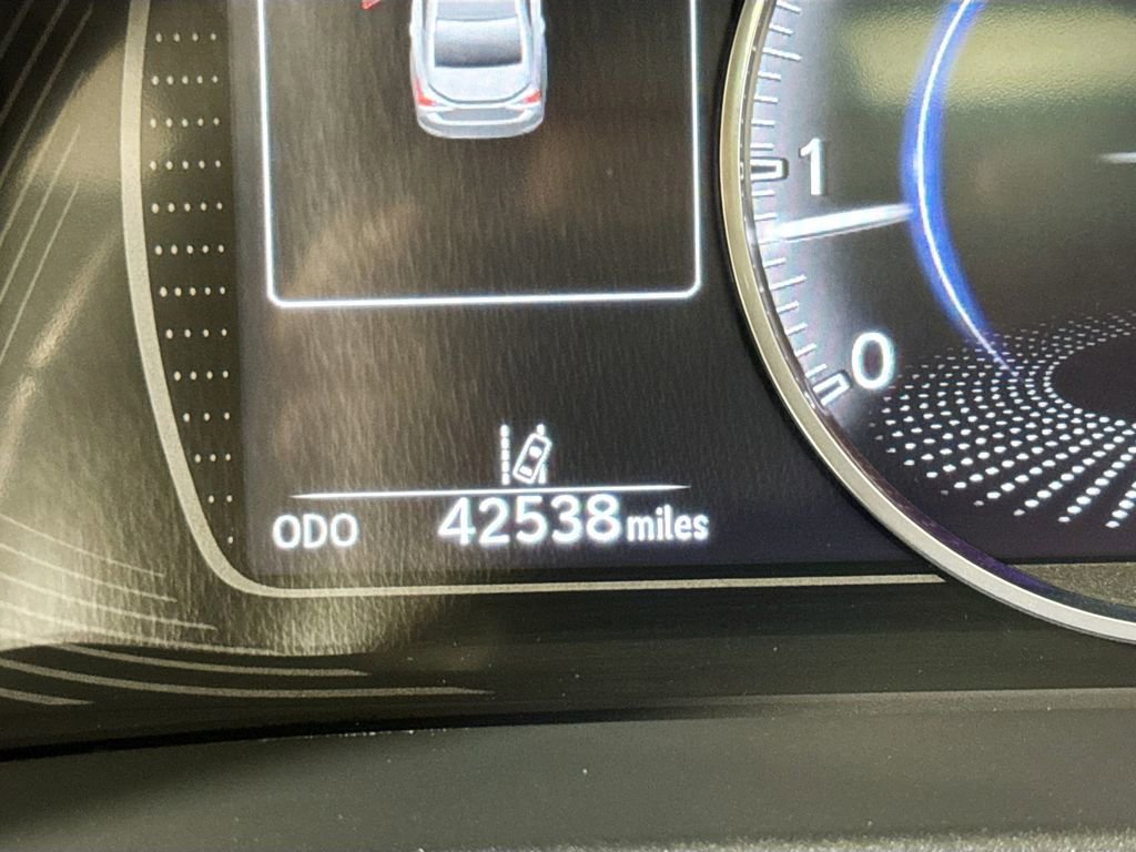 Used 2020 Lexus ES 350 Luxury w/ Accessory Package image 12