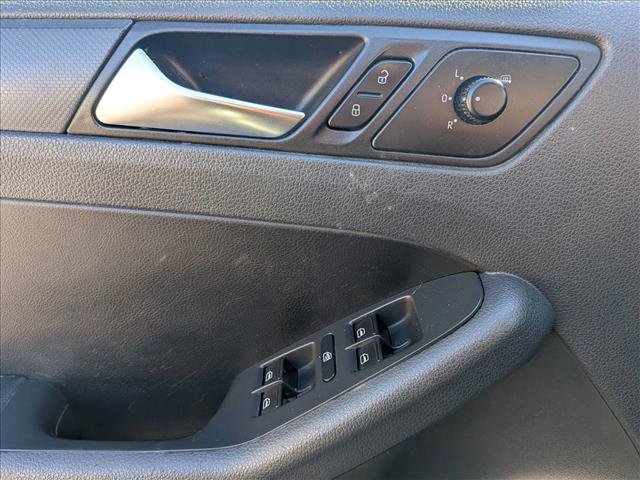 Used 2012 Volkswagen Jetta SE image 16
