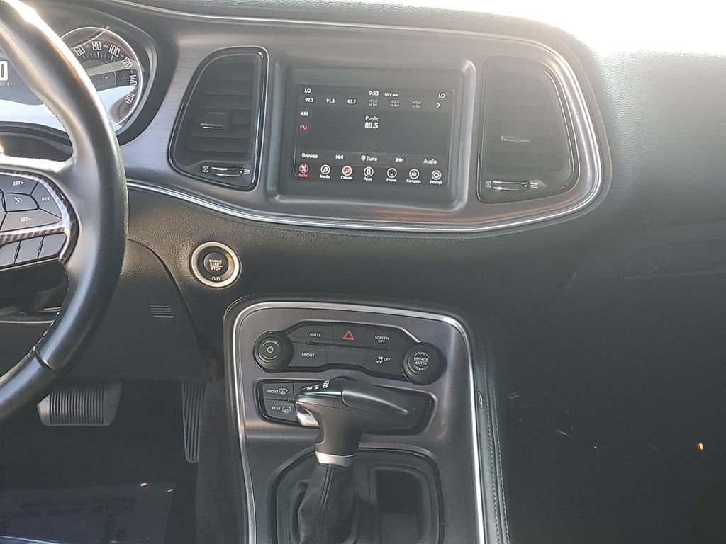 Used 2018 Dodge Challenger SXT RWD image 18
