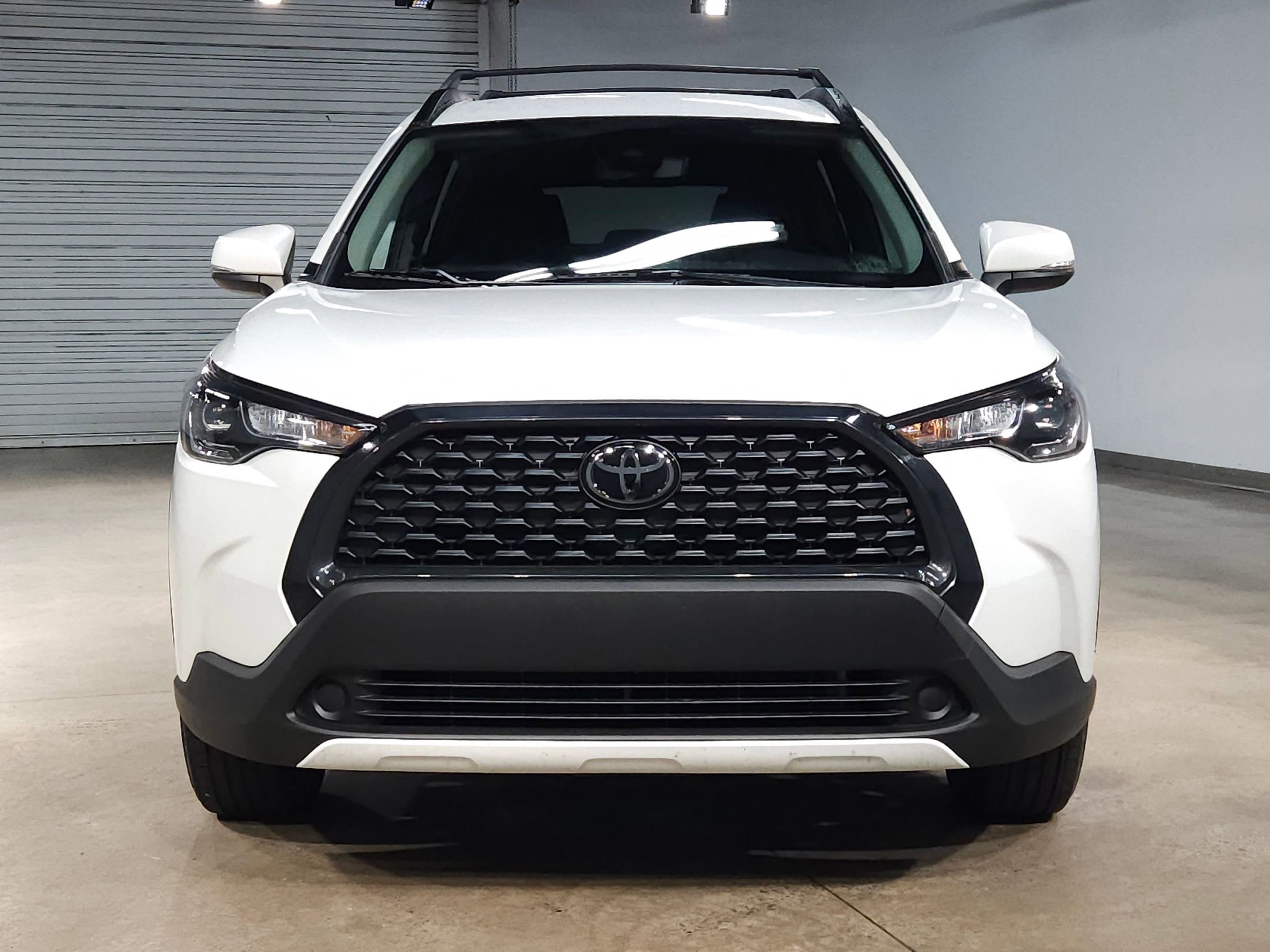 Used 2022 Toyota Corolla Cross LE image 2