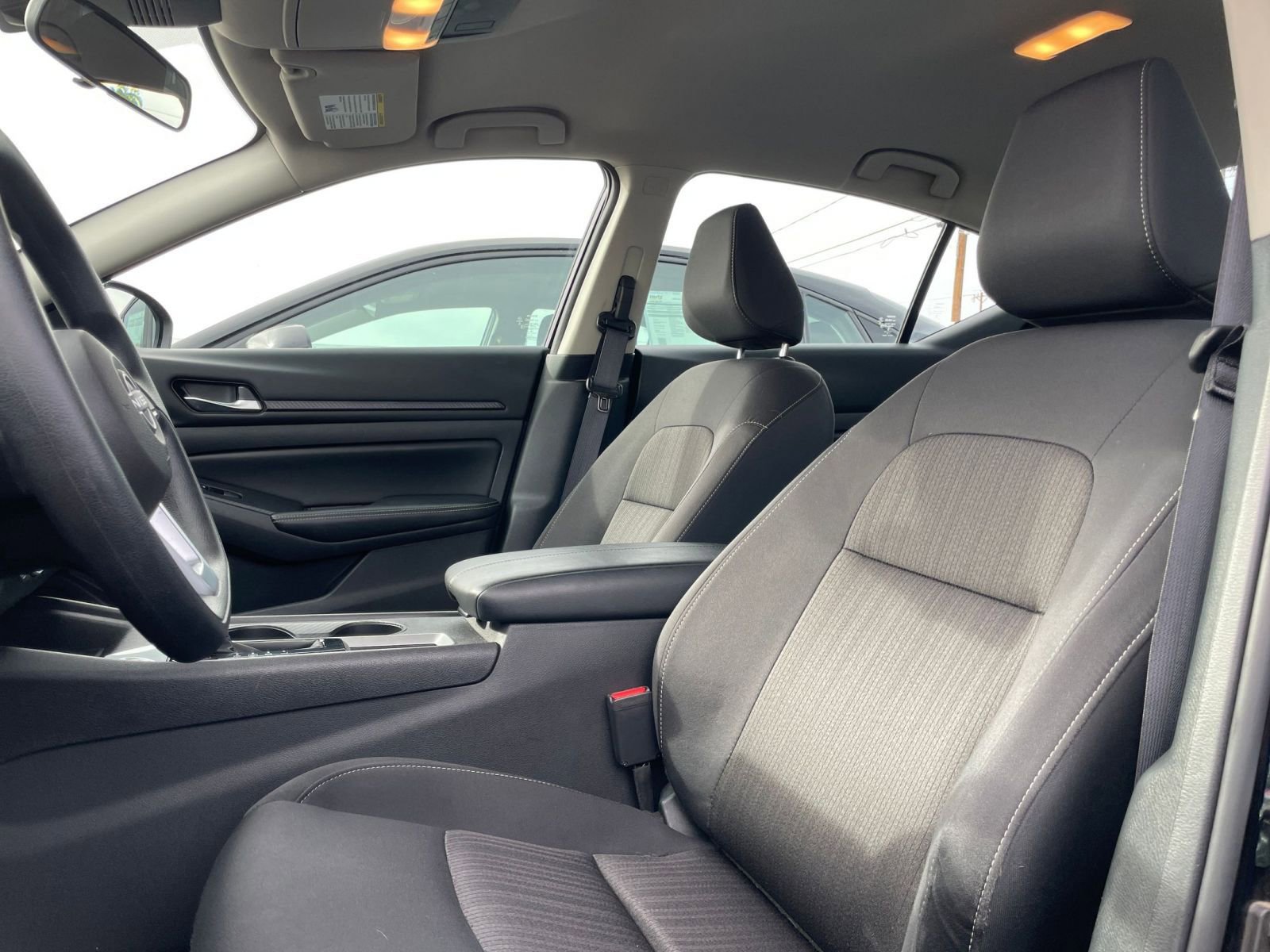 Used 2025 Nissan Altima 2.5 SV image 27