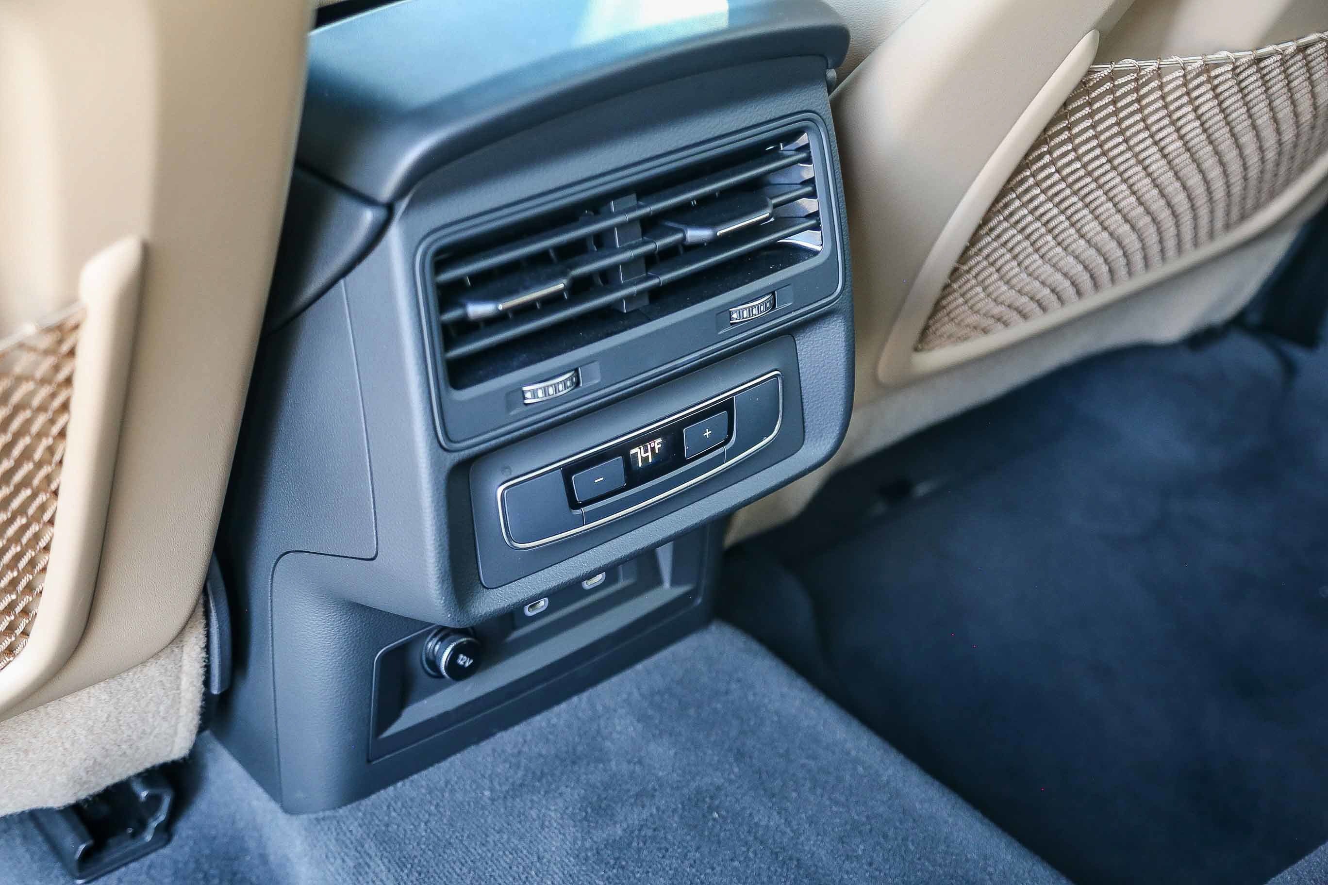 Used 2023 Audi Q8 Premium image 24