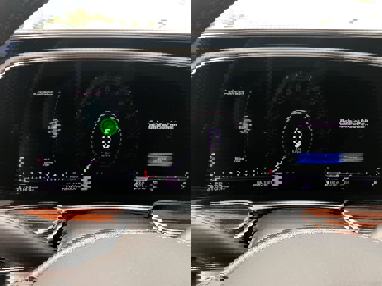 Used 2023 Cadillac Escalade Premium Luxury image 35