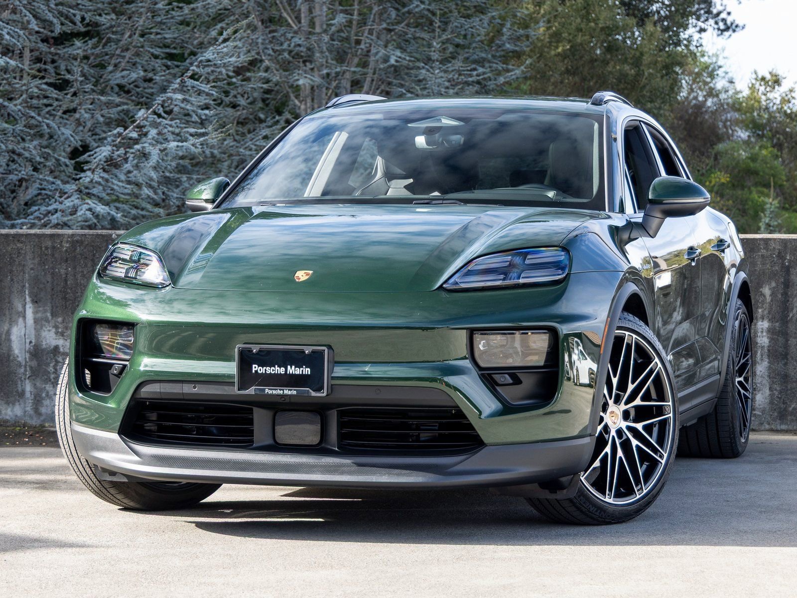 Certified 2025 Porsche Macan Electric image 1