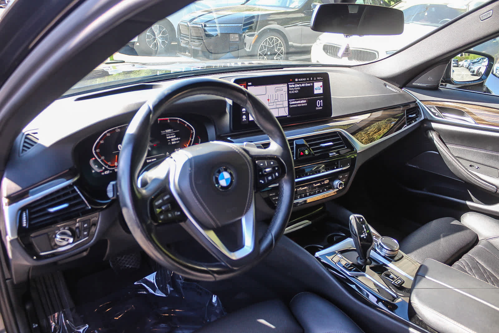 Used 2023 BMW 530i w/ Premium Package RWD image 16