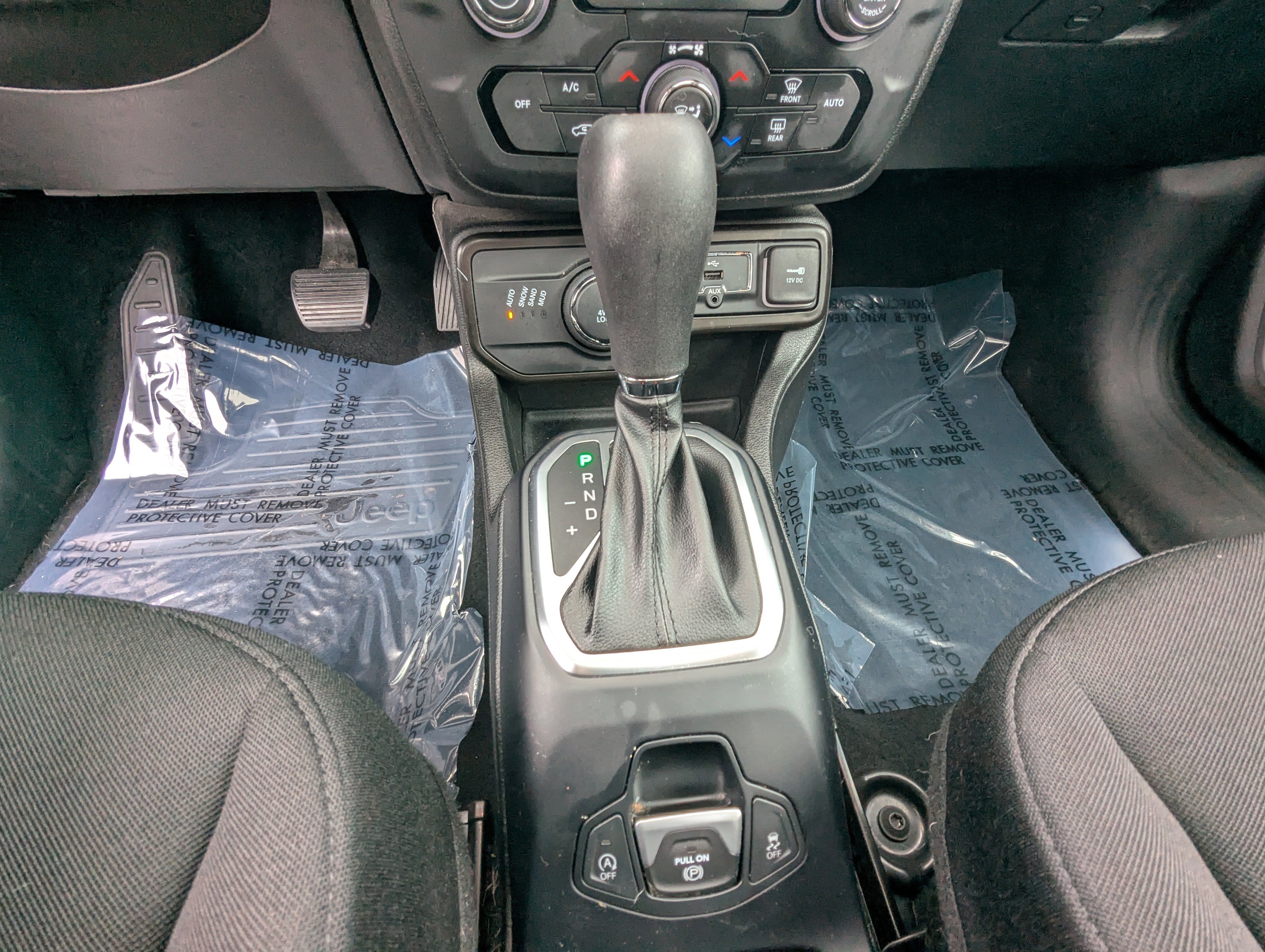 Used 2020 Jeep Renegade Latitude w/ Popular Equipment Group image 25