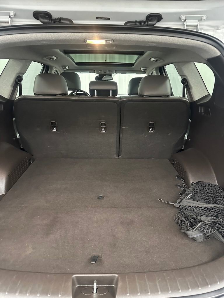Used 2019 Hyundai Santa Fe AWD image 32