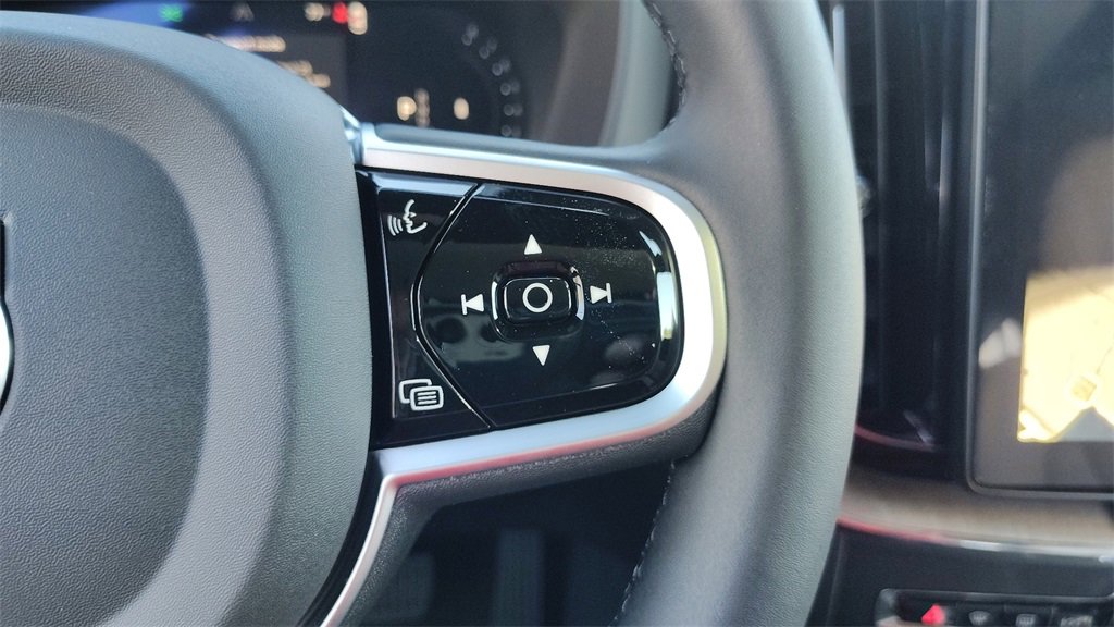 New 2026 Volvo XC60 B5 Plus w/ Climate Package image 14