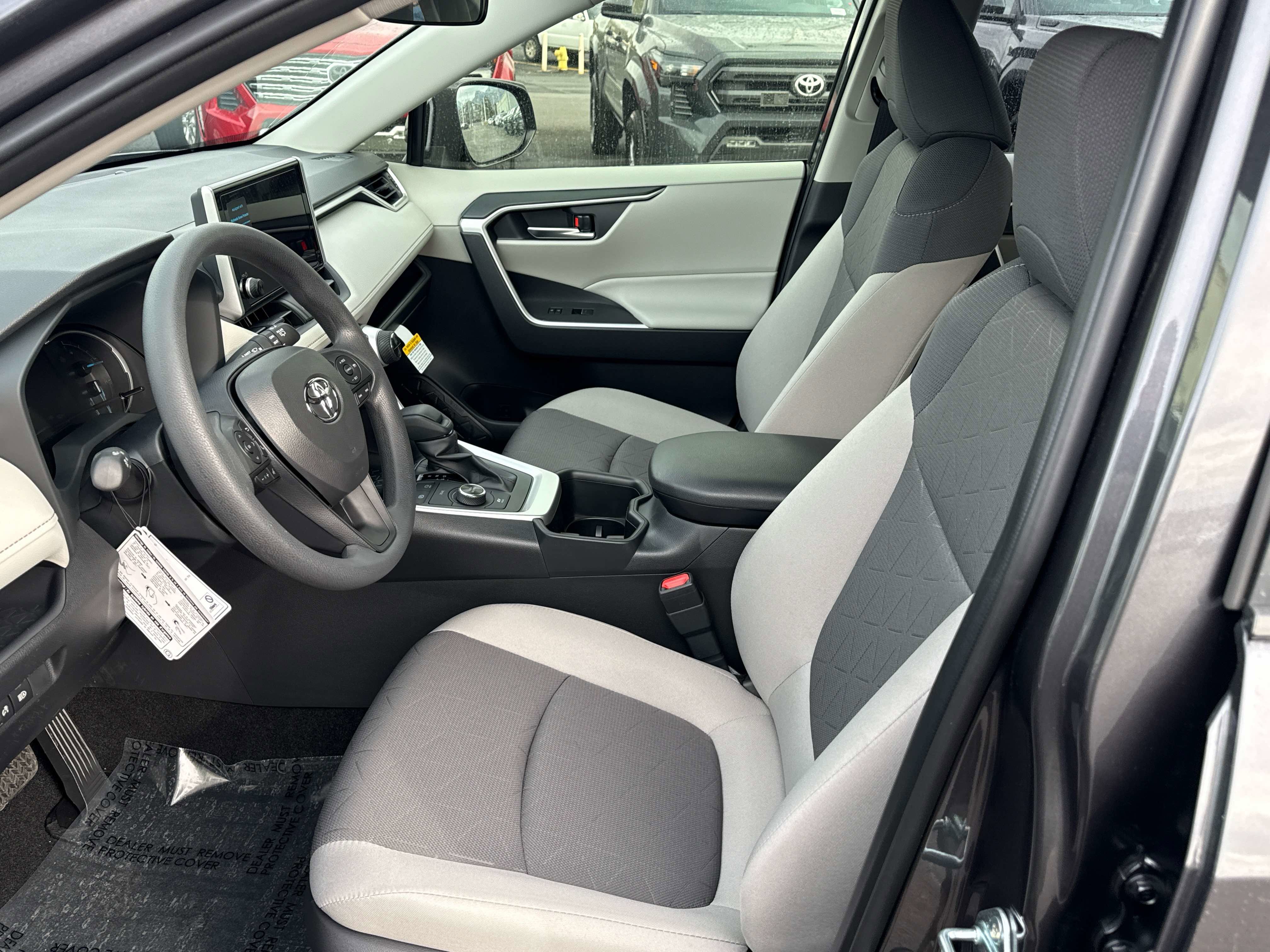 Used 2025 Toyota RAV4 XLE image 11