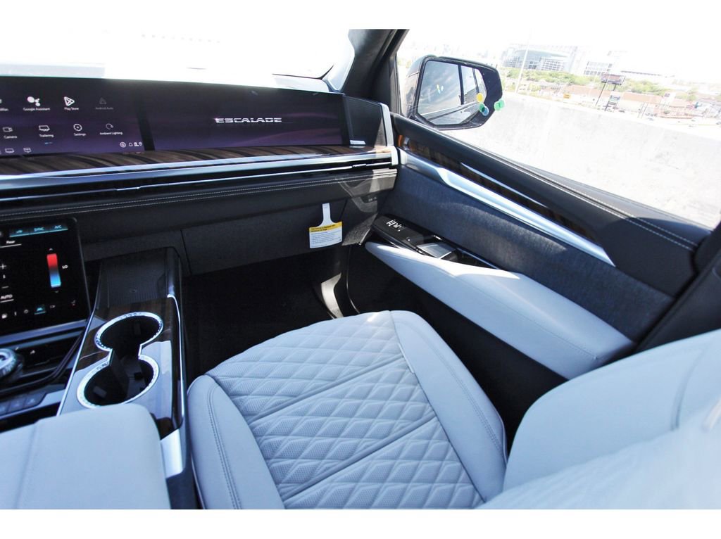 New 2026 Cadillac Escalade ESV Platinum Sport w/ LPO, ONYX Package image 10