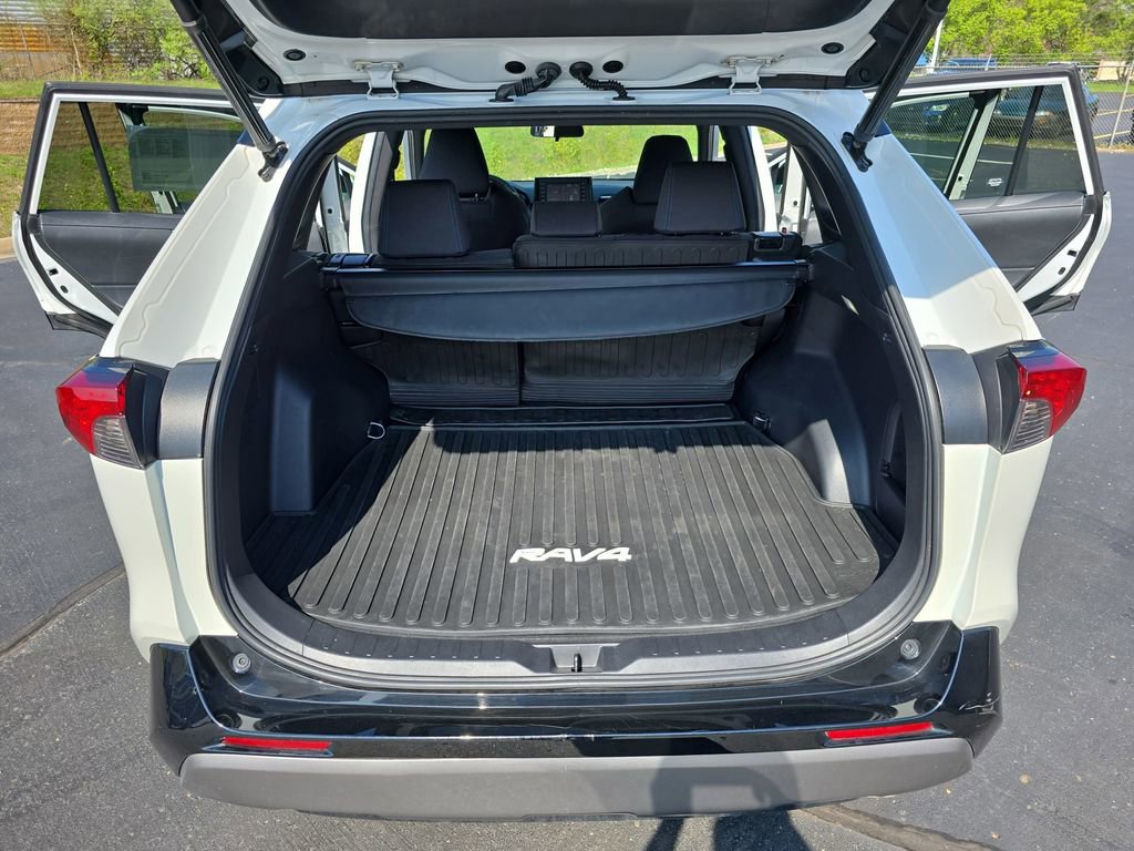Certified 2022 Toyota RAV4 SE w/ Convenience Package AWD/4WD image 16