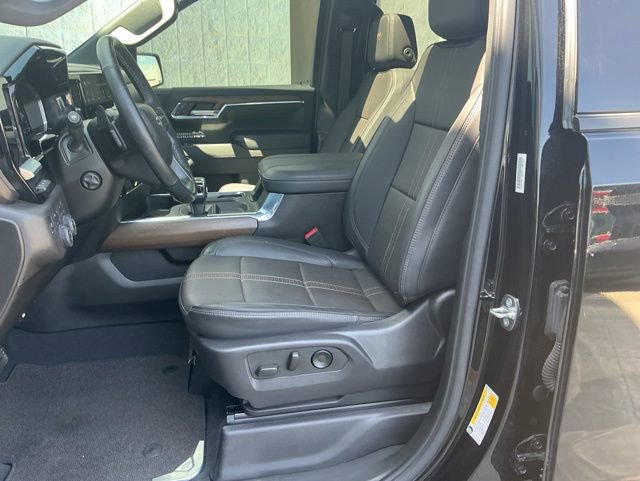 Used 2024 Chevrolet Silverado 1500 High Country w/ Midnight Edition AWD/4WD image 14
