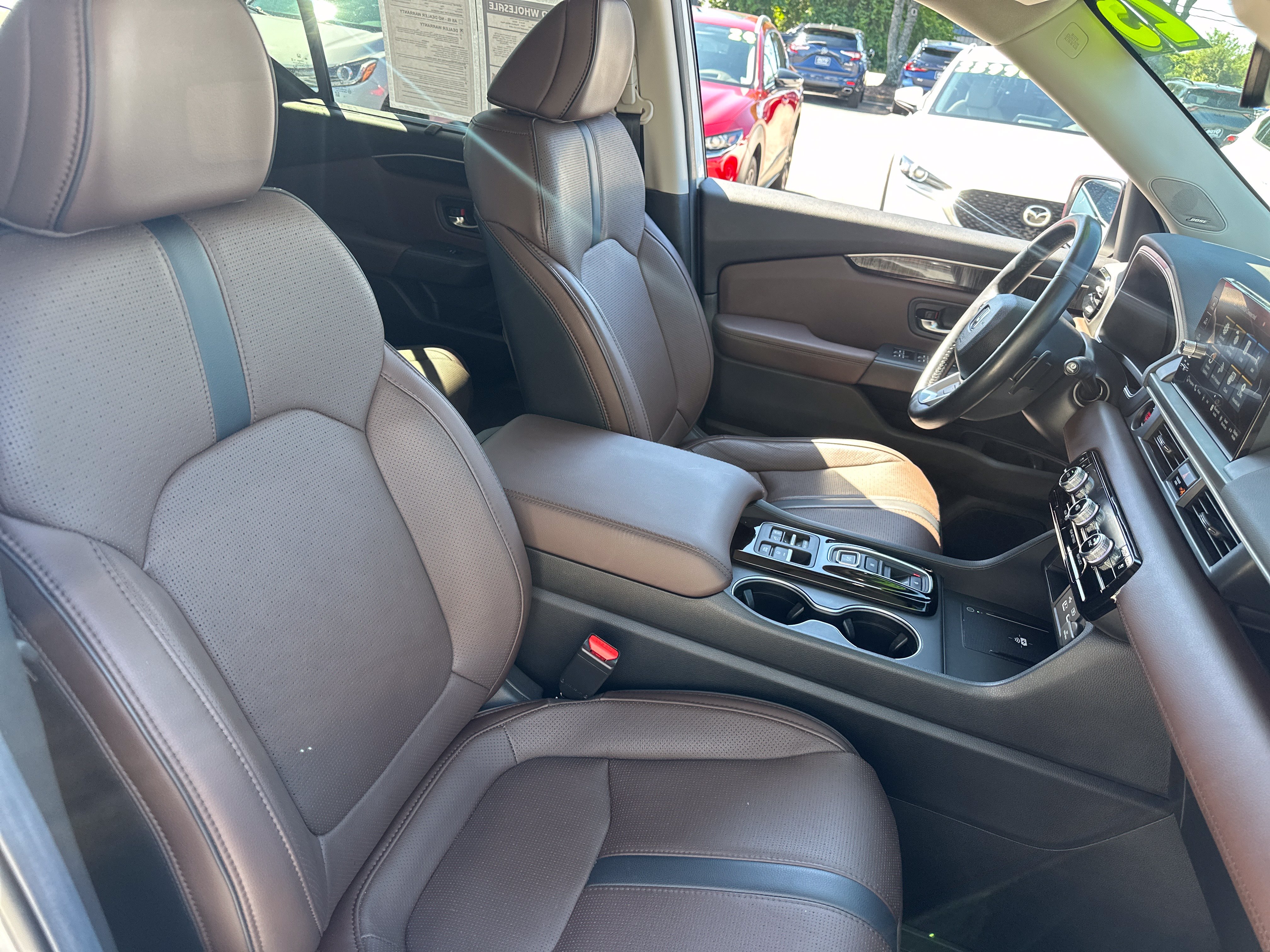 Used 2025 Honda Pilot Elite image 13