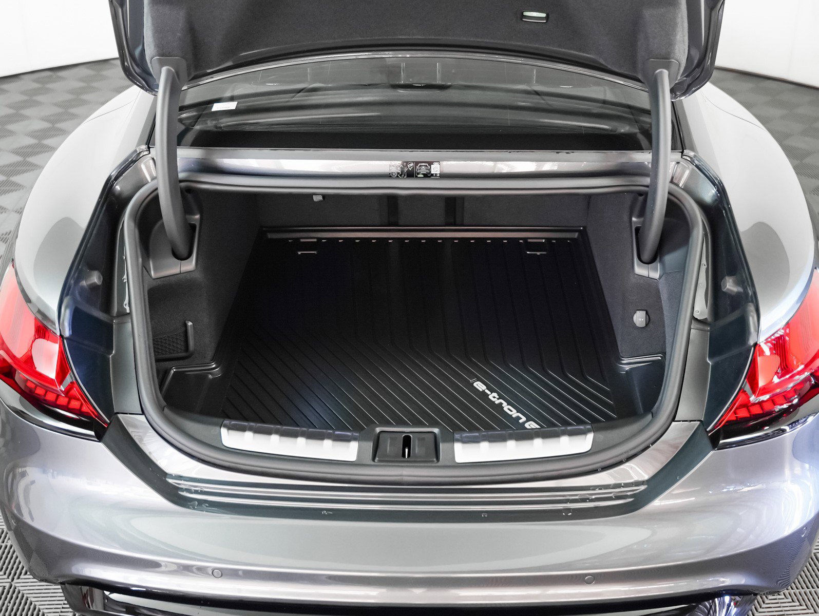 New 2026 Audi S e-tron GT Prestige AWD/4WD image 10