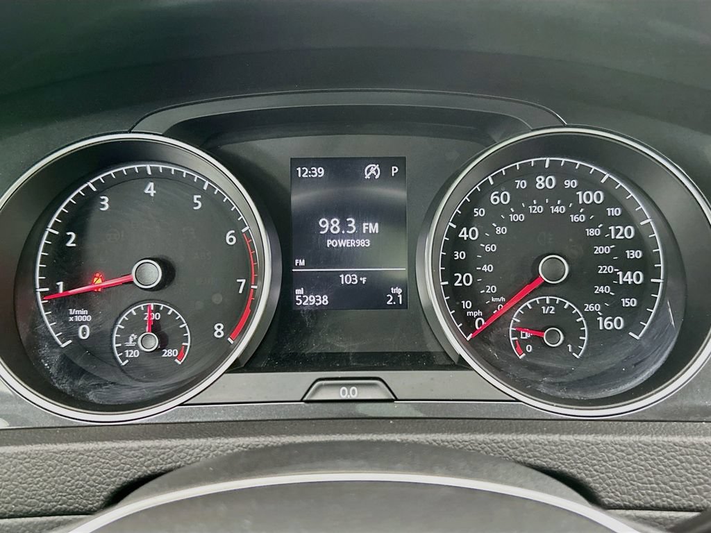 Used 2020 Volkswagen Golf 4-Door FWD image 32