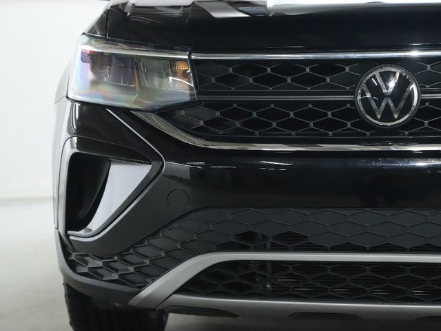 Used 2024 Volkswagen Taos SE image 6