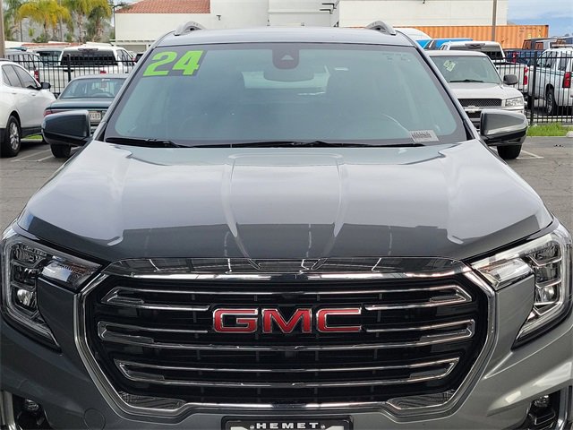 Used 2024 GMC Terrain SLT image 29