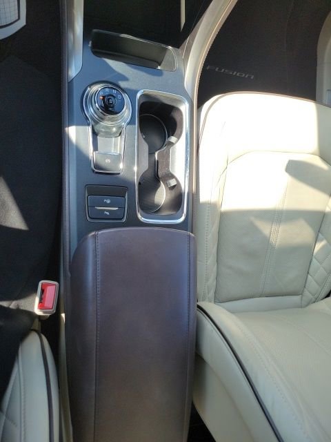 Used 2017 Ford Fusion Platinum FWD image 39