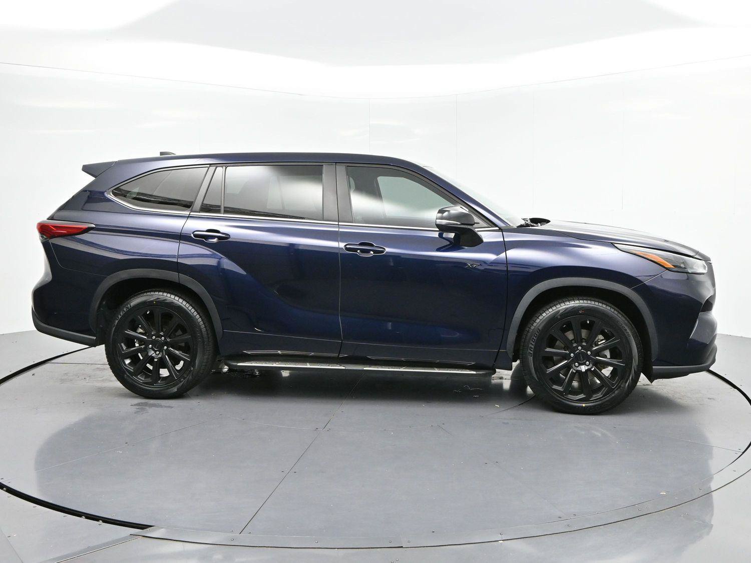 Used 2023 Toyota Highlander LE FWD image 8