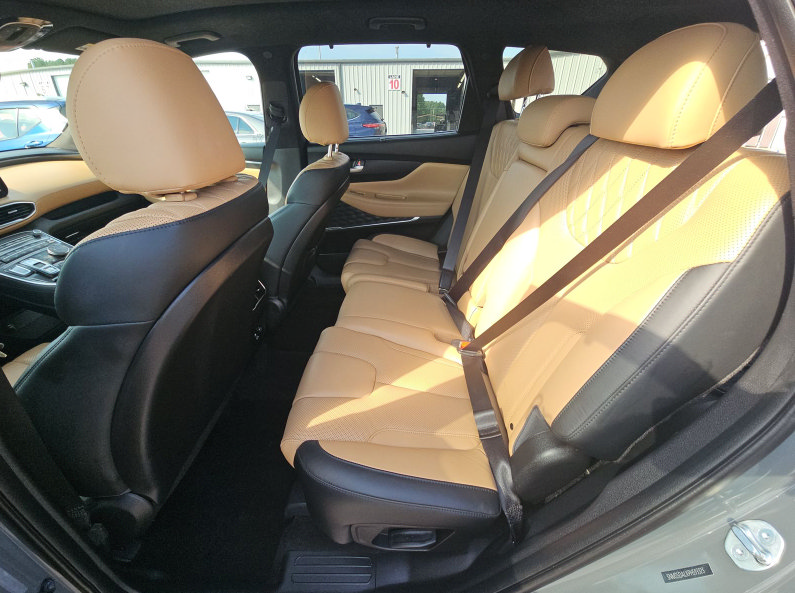 Used 2023 Hyundai Santa Fe Calligraphy AWD/4WD image 10