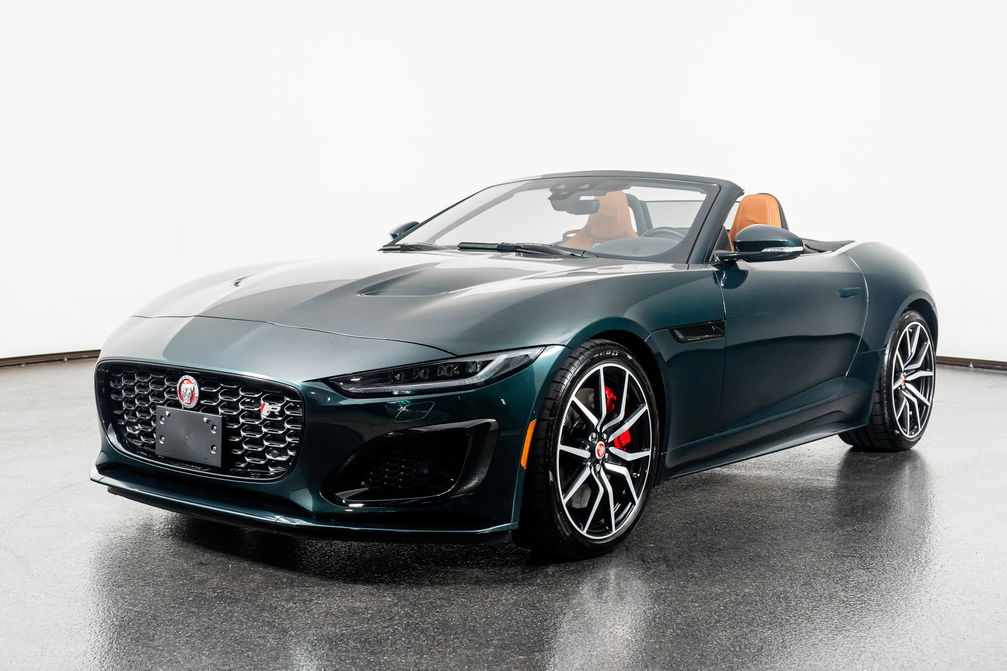 Used 2023 Jaguar F-TYPE R image 28