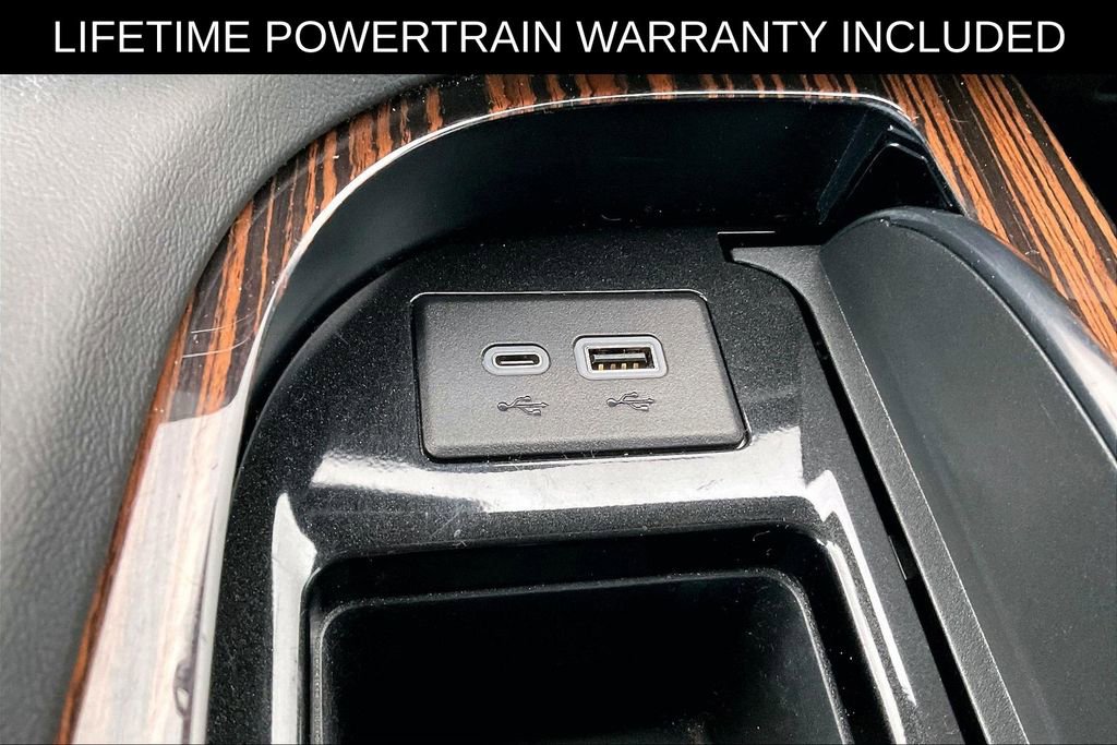 Used 2024 Cadillac Escalade Luxury RWD image 25