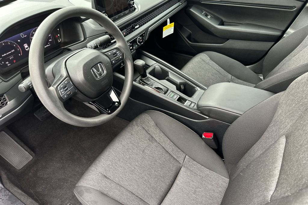 Certified 2025 Honda Accord SE image 9