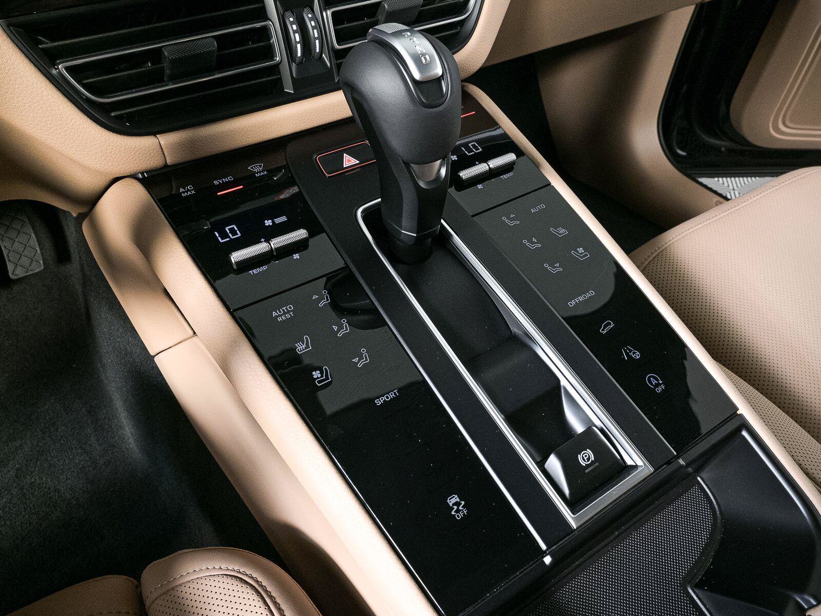 New 2026 Porsche Macan AWD/4WD image 16