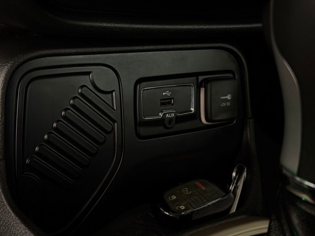 Used 2015 Jeep Renegade Latitude w/ Popular Equipment Group FWD image 43