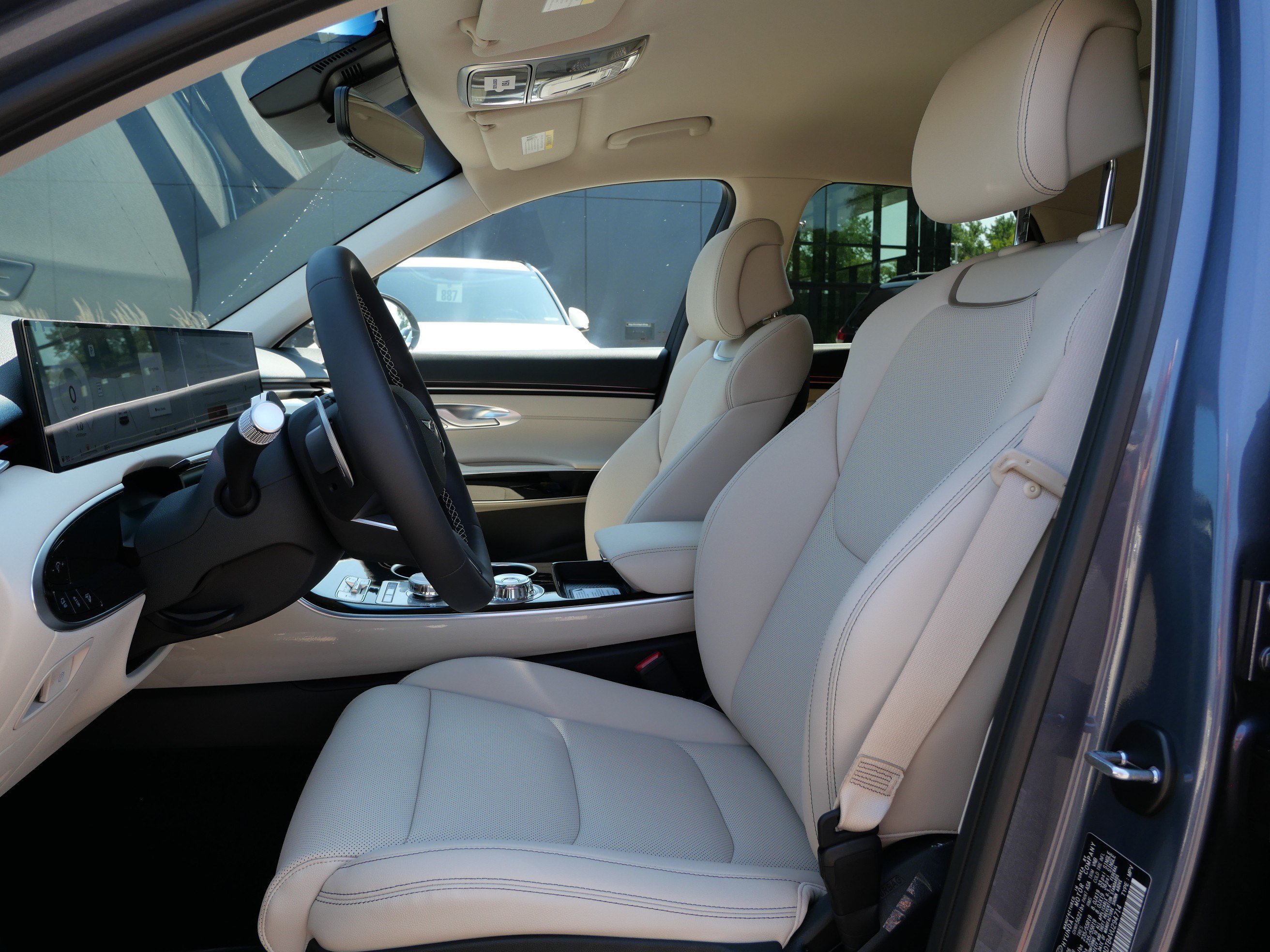 New 2027 Genesis GV70 2.5T AWD/4WD image 3