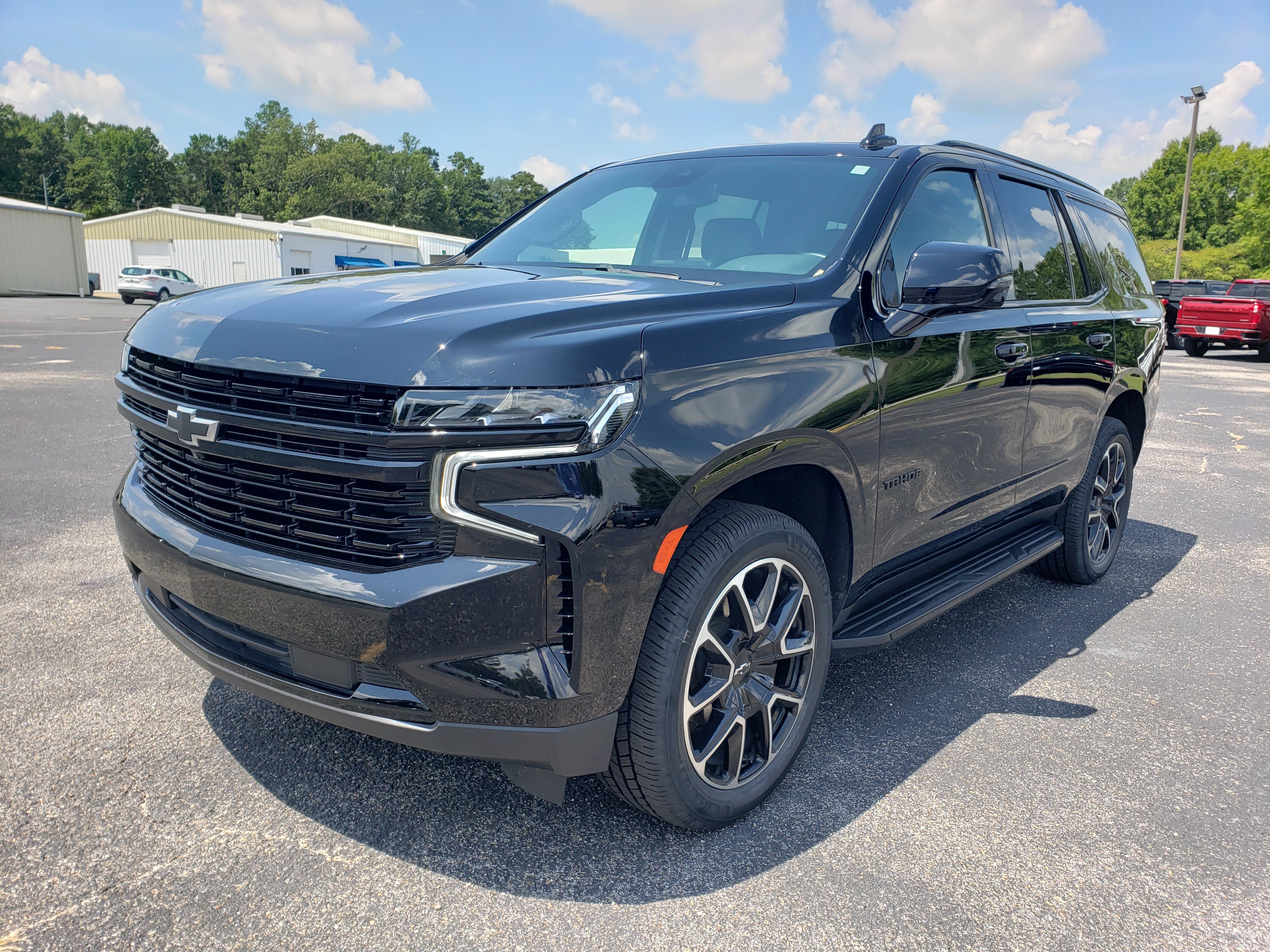 Used 2023 Chevrolet Tahoe RST w/ Luxury Package RWD image 2
