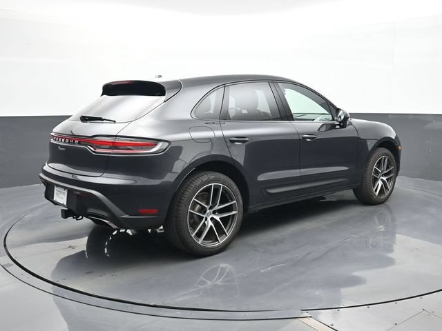 Certified 2025 Porsche Macan AWD/4WD image 22