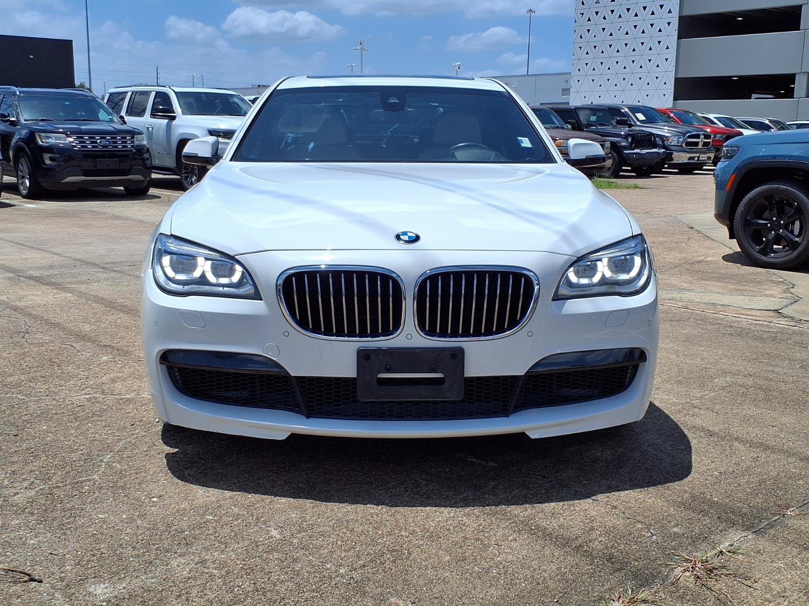 Used 2014 BMW 750Li RWD image 19