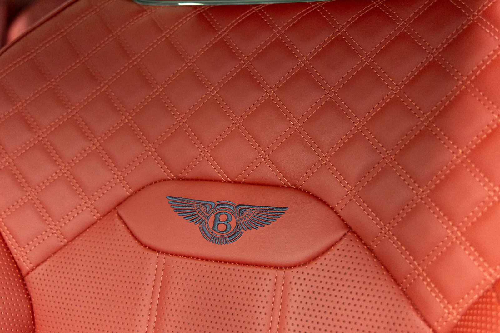 Used 2022 Bentley Bentayga image 26