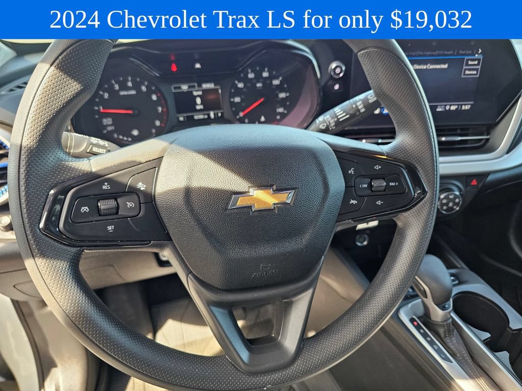 Used 2024 Chevrolet Trax LS FWD image 26