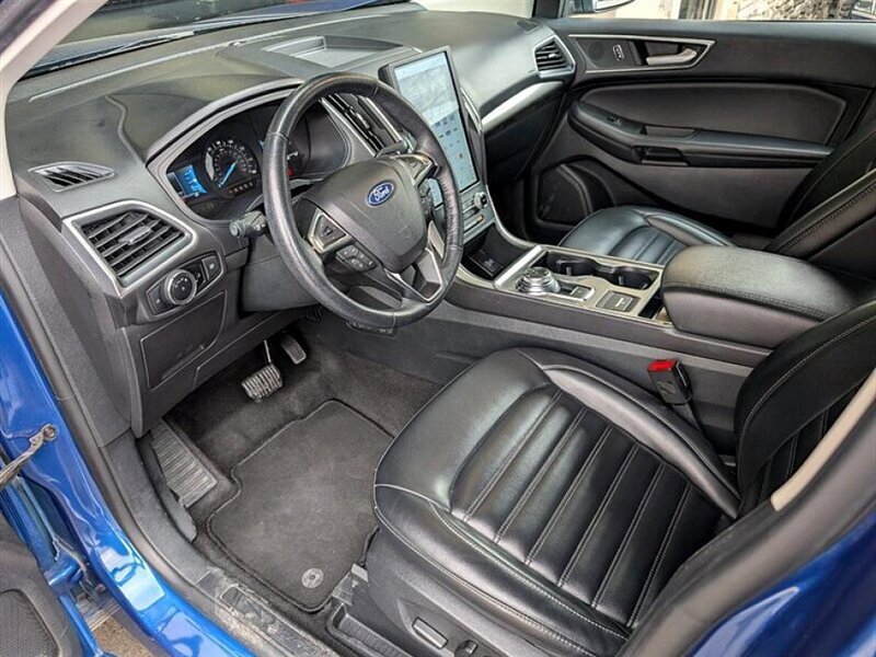 Used 2024 Ford Edge SEL AWD/4WD image 2