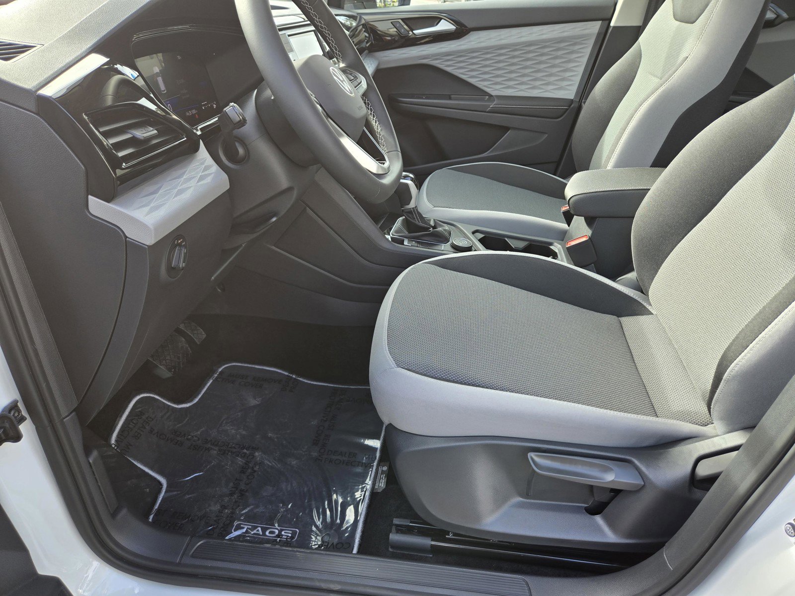 Used 2024 Volkswagen Taos S image 13