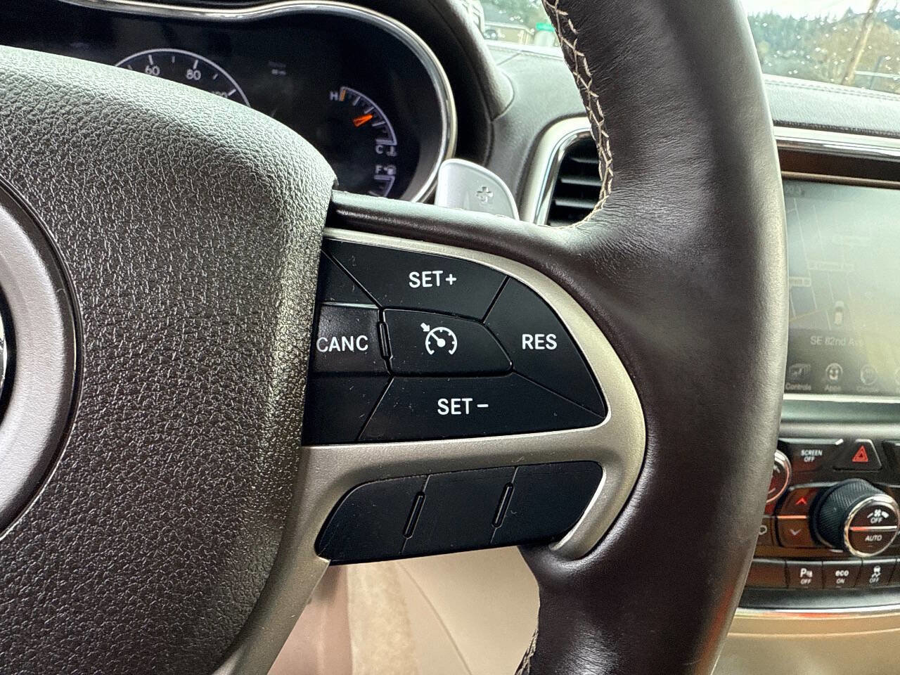 Used 2015 Jeep Grand Cherokee Overland image 36