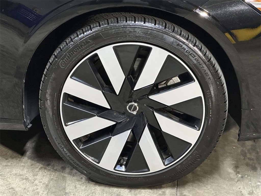 Used 2025 Volvo S90 T8 Plus image 10
